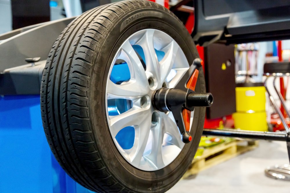 What Causes a Car to Shake? YourMechanic Advice What Causes a Car to Shake? YourMechanic Advice